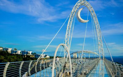First-of-its-kind glass walk opens in the Phl